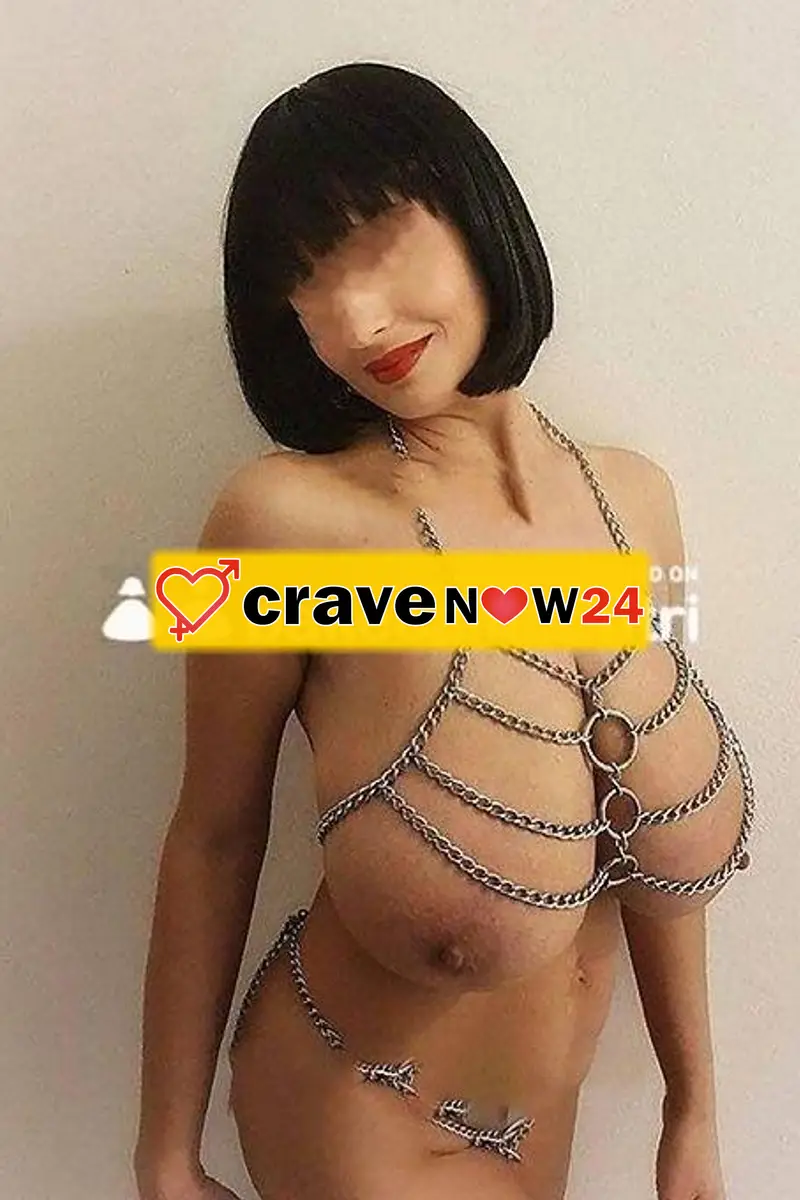 MI PRESENTO ANNA, UNA CASALINGA SUPER MATURA E NINFOMANE