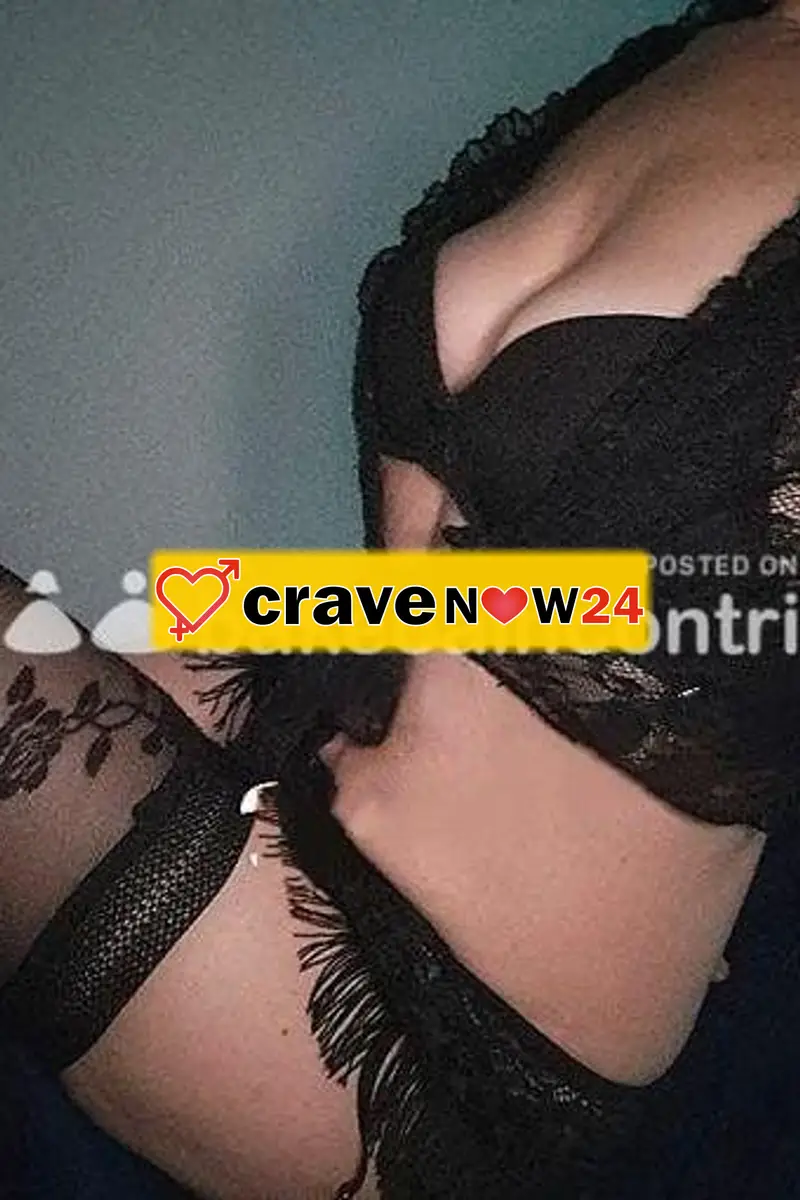 Italiana disponibile per tutti i tuoi desideri nascosti.