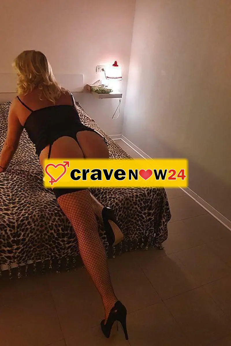 A ROVIGO:: CHARI Matura molto disponibile! 💋Signora per momemti di relax e coccole figa pelosa pronta a accoglierti molto dolcemente ti a