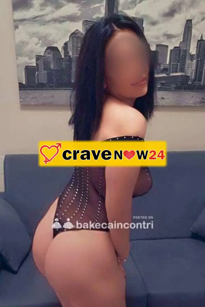 MILF ESPLOSIVA 💣LA CLASSICA SIGNORA DELLA PORTA ACCANTO CHE TUTTI SOGNANO DI AVERE🔝