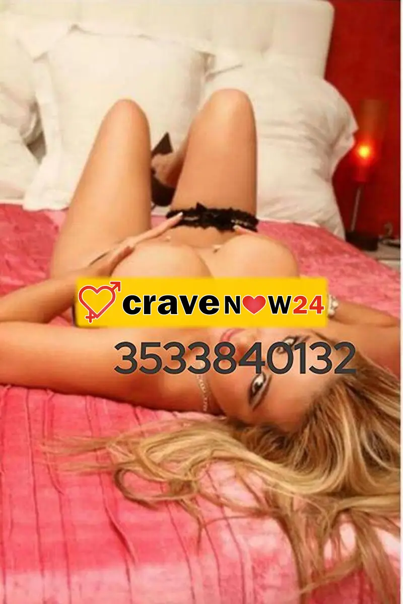 BELLA DONNA MATURA MOLLTO COMPLACIENTE CALDA PRELIMINARI DA URLO