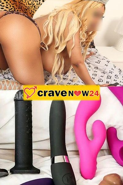 LA BAMMBOLA BIONDA CON LA 10a DI TETTE E ARRIVATA PER SUCCHIARE A TUTTI FINO ALLA ULTIMA GOCCIA SENZA TABU !!!!!