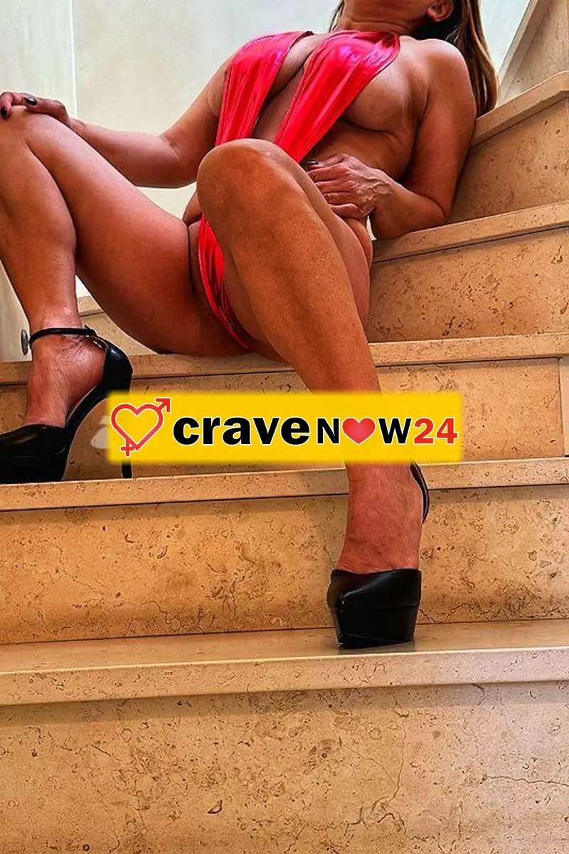 CALDA E PASSIONALE
TUTTA DA LECCARE 💦
Zona SAN LAZZARO 💕💋💄