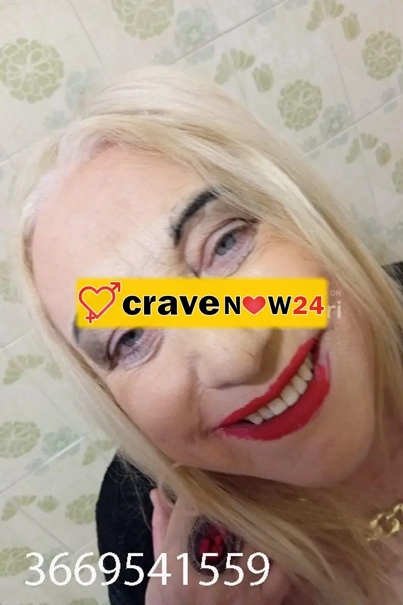 A BORGHETTO DONNA MATURA ITALIANA VOGLIOSA