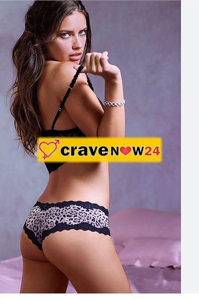 Stupenda e affascinante ragazza di classe..!