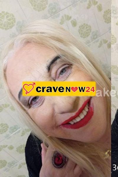 A BORGHETTO DONNA MATURA ITALIANA VOGLIOSA