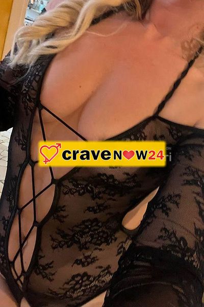 Donna sensuale ed elegante amante del sesso pronta a soddisfare tutti i tuoi desideri.