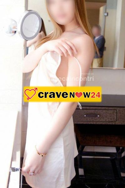 Arisa orientale , bella, calda e dolce ragazza hot bionda orientale