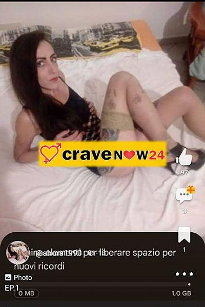 Italiana tatuata domicilio