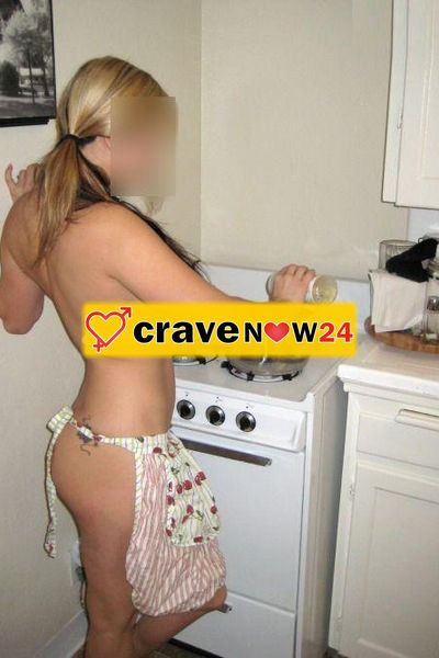 appena arrivata come vedi dalle foto, sono una bellissima ragazza, elegante e sensuale...💋💋....ho una bocca intrigante e voluttuosa.....mi piace goder