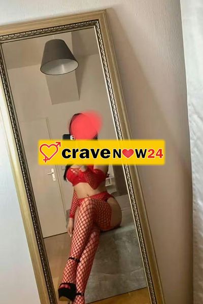 Bellissima giovane completa