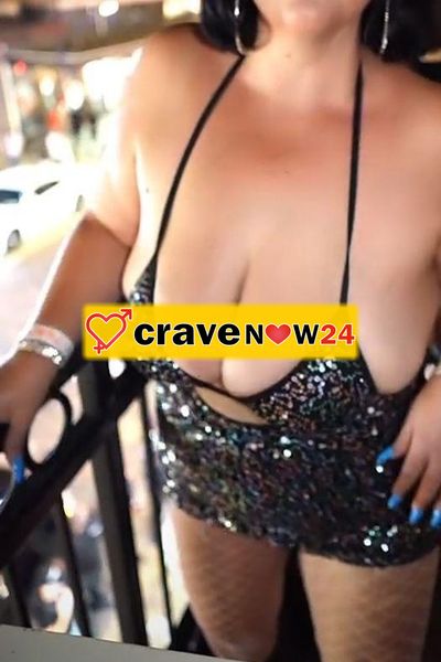 Elegante MILF italiana