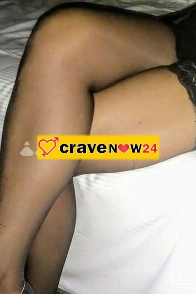 Due donne mature in vecchio stile italiano