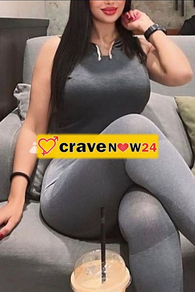Alessia 25 anni studentessa siciliana a Milano per stage universitario e non solo...