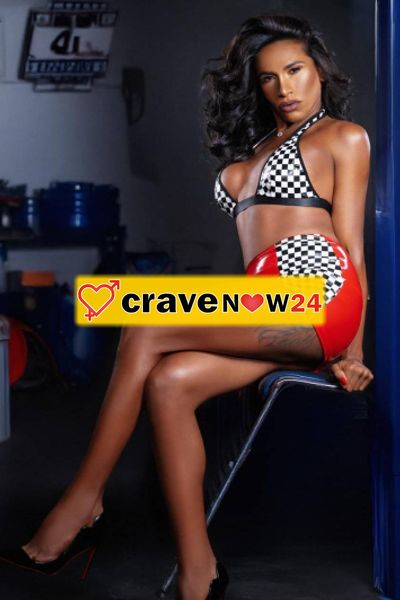 Naomi top trans