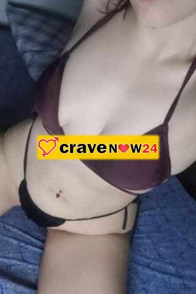Vera puttana italiana sexy porcellina troia incontra in auto o a casa