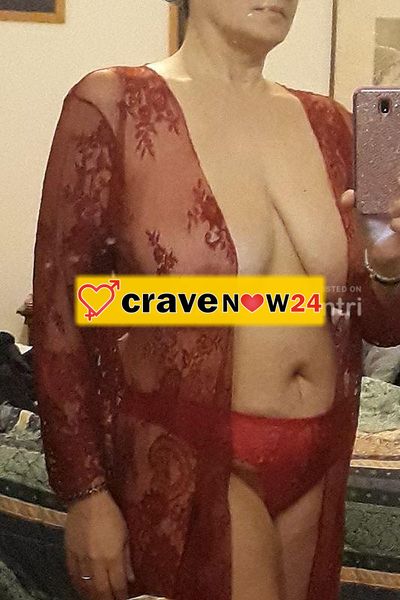 Donna sposata molto porcellina...a Merine