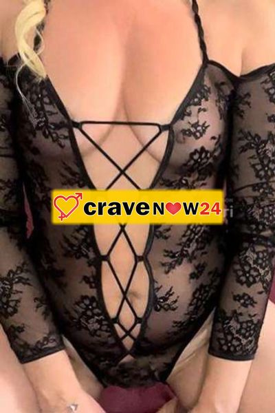 Donna sensuale ed elegante amante del sesso pronta a soddisfare tutti i tuoi desideri.