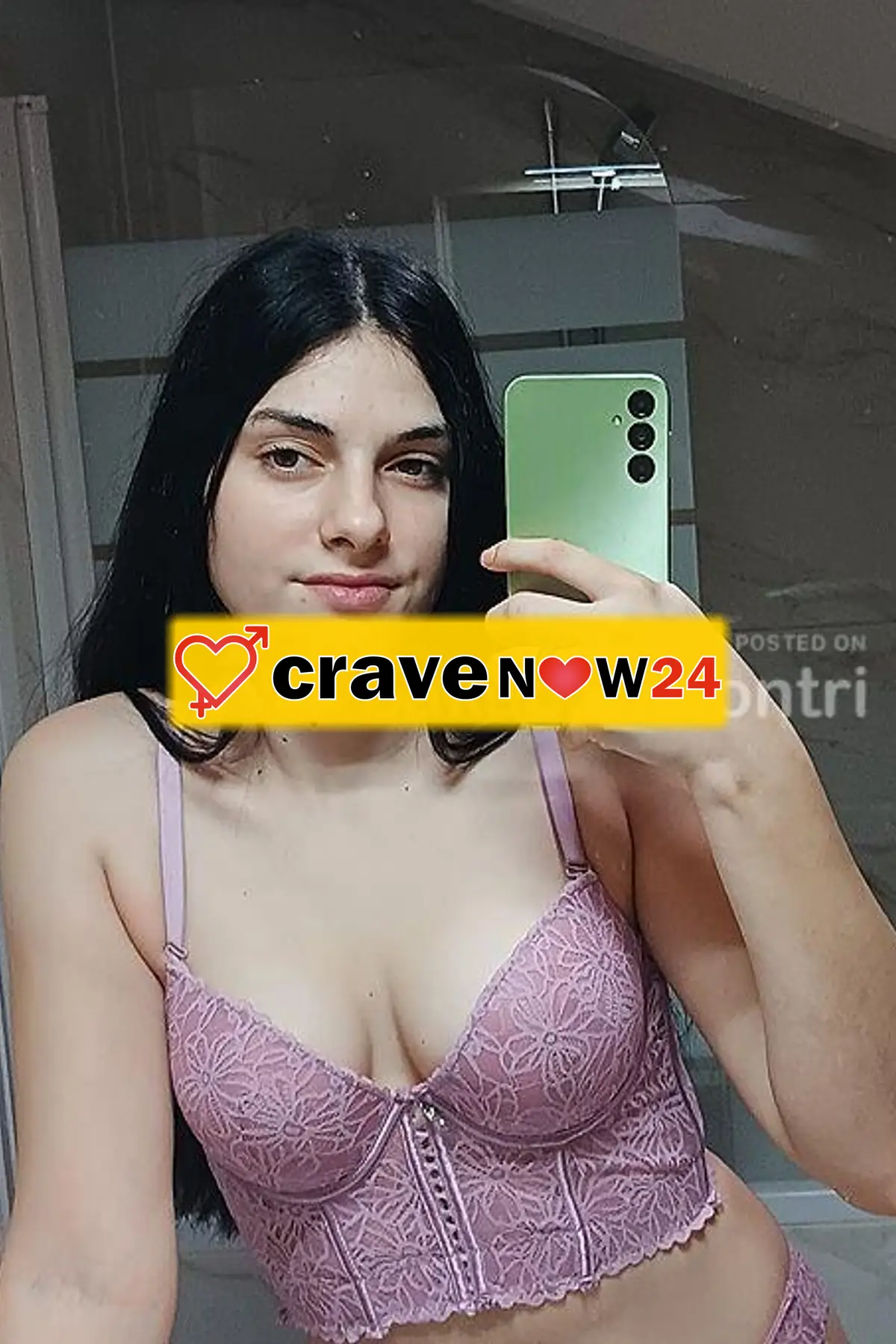 Ciao, permettimi di presentarmi. Mi chiamo Roxy, ho 20 anni