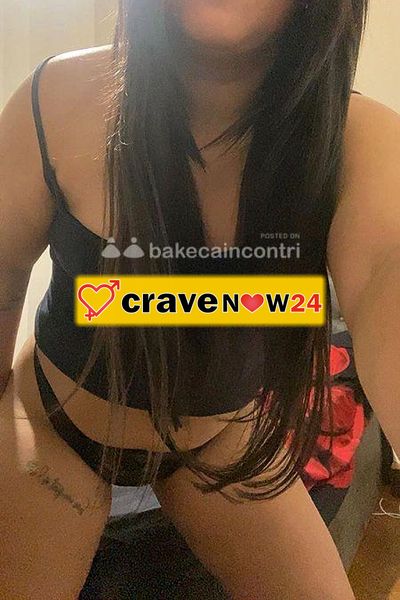 Prima volta, appena arrivata Rosi +POMPINO AL NATURALE + 69 SCOPATA IN TUTTE LE POSIZIONI!!
¡¡POMPINARA E SUCCHIATRICE DI CAZZO AL NA