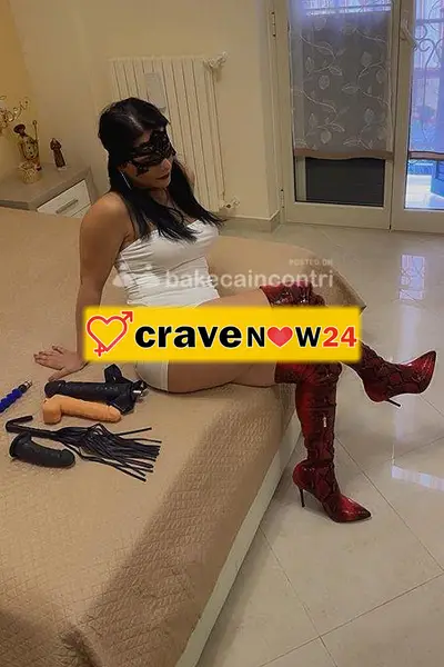 SOLO PER SCHIAVI MONEY SCHIAVI E ASPIRANTI SISSY NO SESSO NO STRANIERI