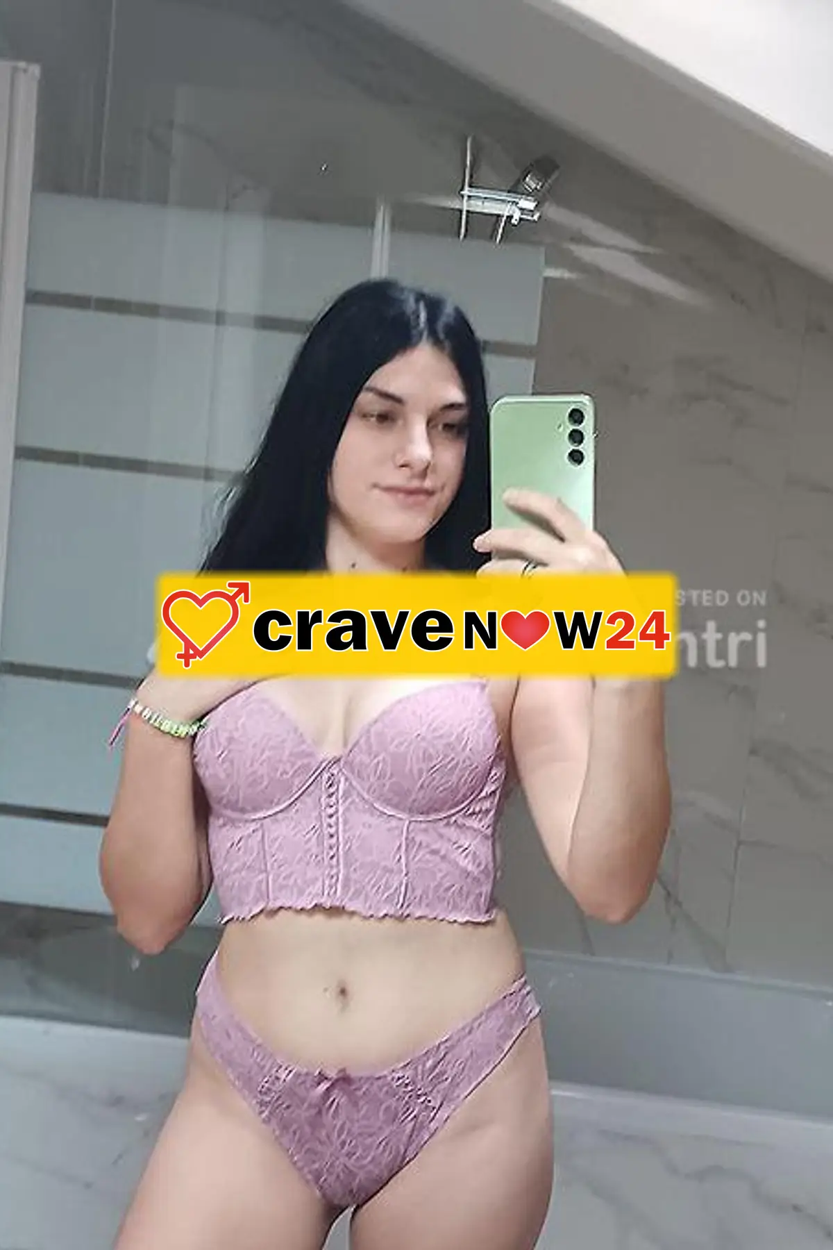 Ciao, permettimi di presentarmi. Mi chiamo Roxy, ho 20 anni