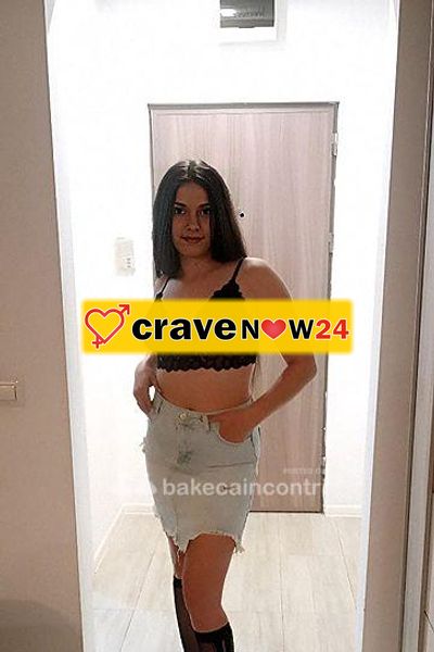 Ciao, permettimi di presentarmi. Mi chiamo Roxy, ho 20 anni