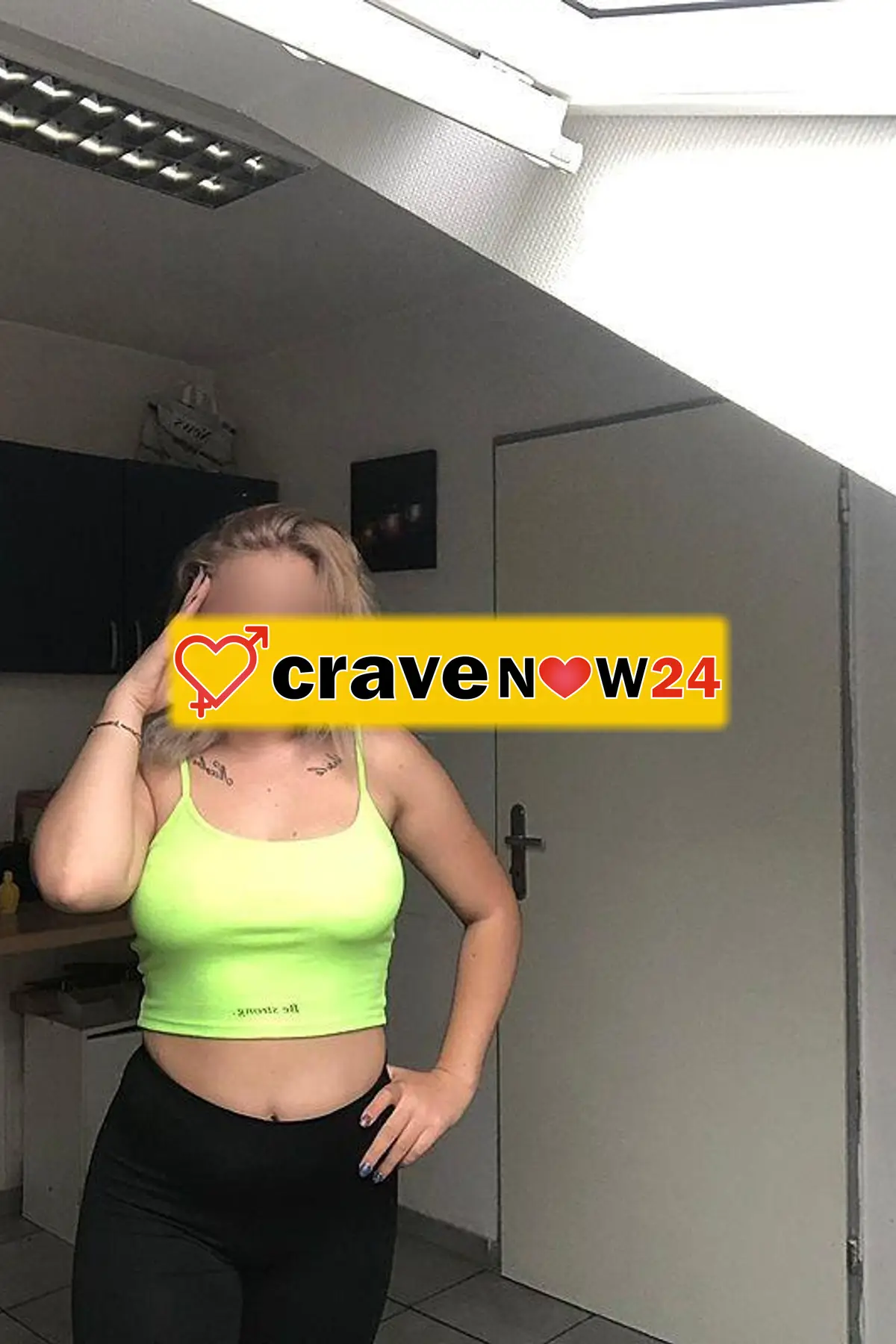 CLAUDIA NOVITÀ IN PIAZZA DEI RE DI ROMA , LATO B INCLUSO . FOTO REALI 📸✅