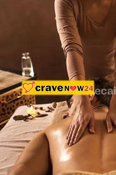 💚Massaggiatore effettua Massaggio ai piedi Thailandese e decontratturante