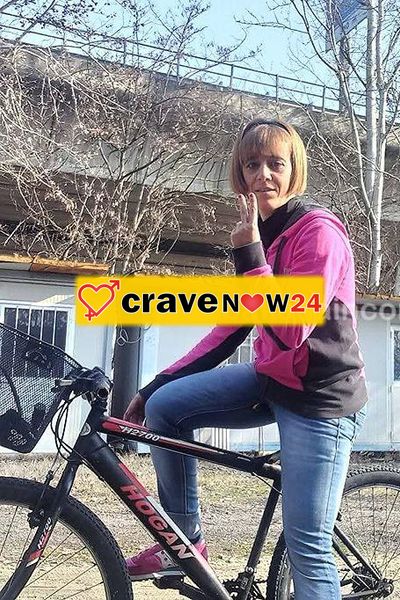 Ti propongo o un incontro in macchina oppure una chiamata o video chiamata erotica