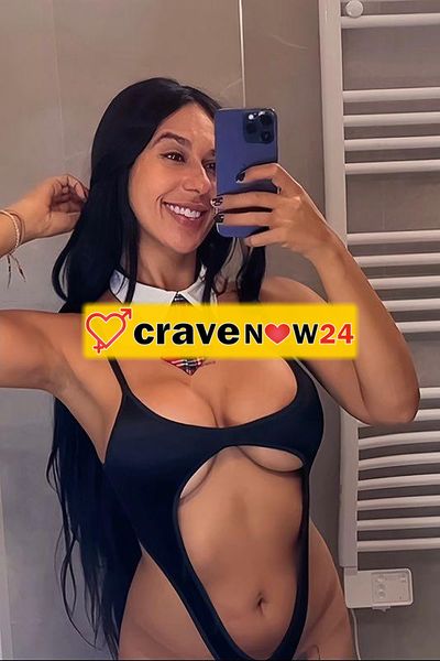 Mi dedico completamente ai piaceri, perché sono insaziabile, amo il sesso intenso con molta presa, senza fretta e ben fatto dall'inizio alla fine, mi