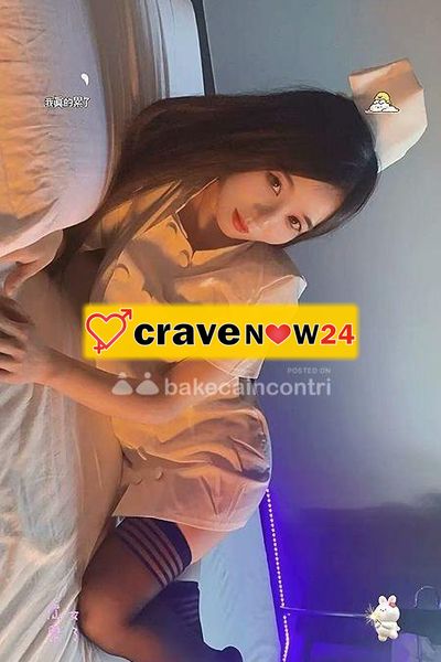 Ciao a tutti, siamo Oriental Girls e oggi è la nostra inaugurazione. È il nostro primo giorno di lavoro e speriamo che vi piaccia. Grazie.