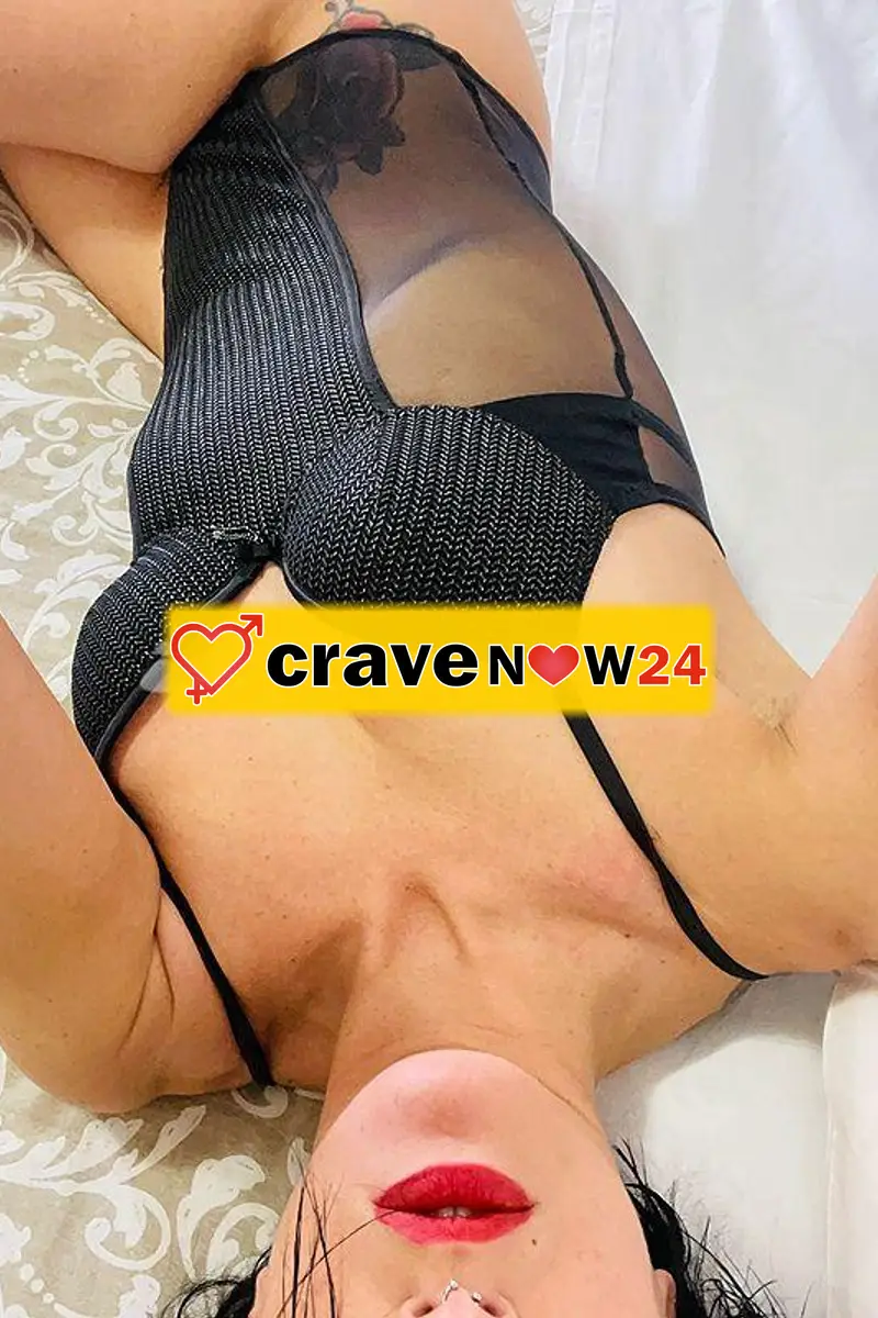 🔥 Sono la classica ragazza italiana della porta accanto... 🫦