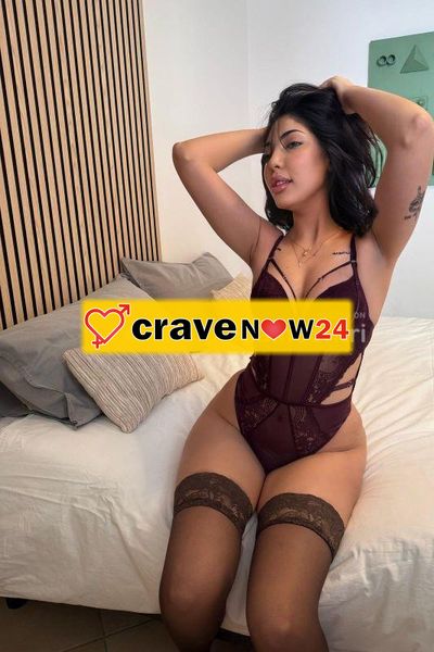 Iirna, bella e giovane ragazza , alta e con bel fisico