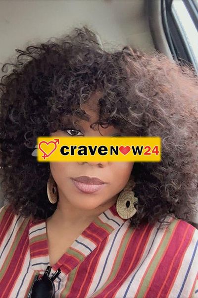 Sono una ragazza simpatica, mi piace divertire, mi piace vivere...💃🍾🍷