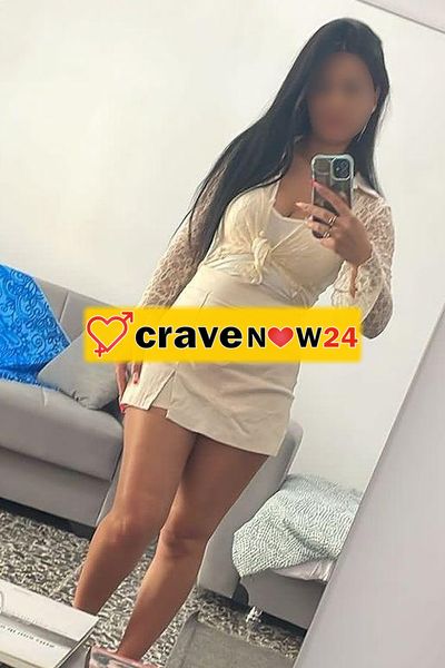 LISA ITALIANA APPENA ARRIVATA IN ZONA CLASSE, ELEGANZA E TRASGRESSIONE TUTTE IN UNA SOLA E SPLENDIDA RAGAZZA🥰🥰🥰