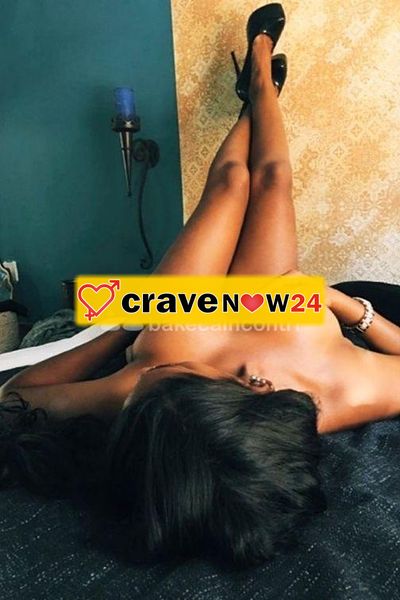 Bellissima Micaela molto attraente seducente fisico da urlo massaggi corporale rilassante prostatico sadomaso pioggia dorata