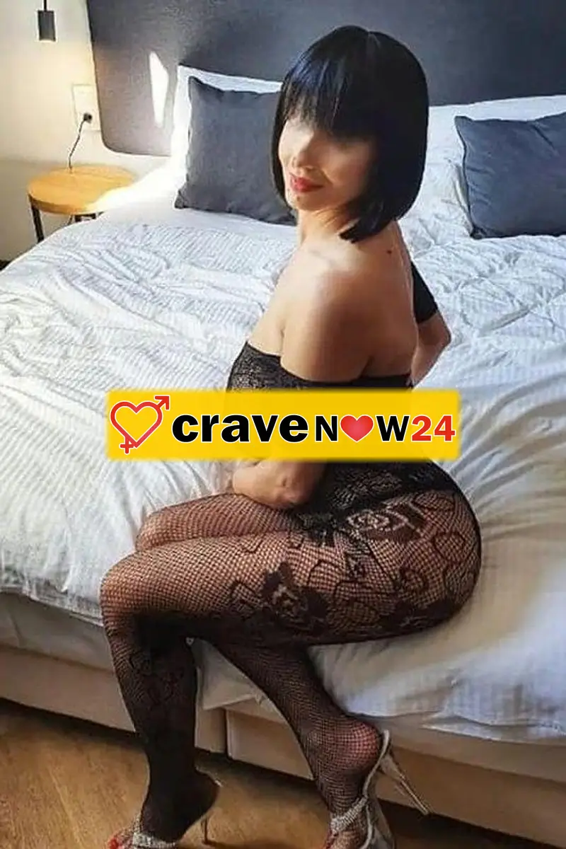 MI PRESENTO ANNA, UNA CASALINGA SUPER MATURA E NINFOMANE