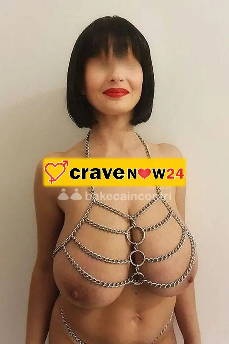 MI PRESENTO ANNA, UNA CASALINGA SUPER MATURA E NINFOMANE