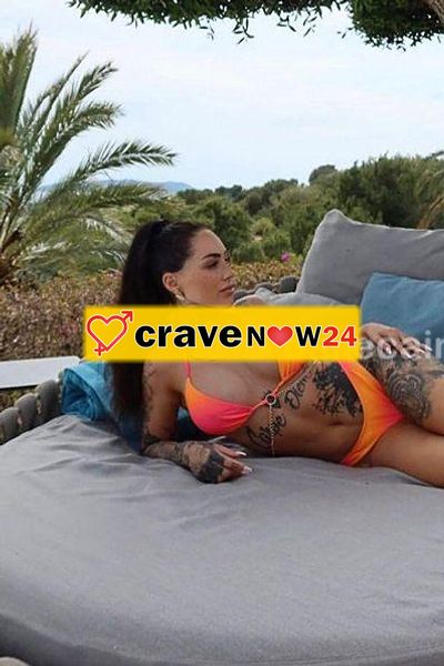 REALE È UNICA 18 enne ! Sono io in foto ! Mi faccio scopare bocca e lato A amo baciare ..oppure strapon MISTRESS adorazione . CHIAMAMI UN BACIO
