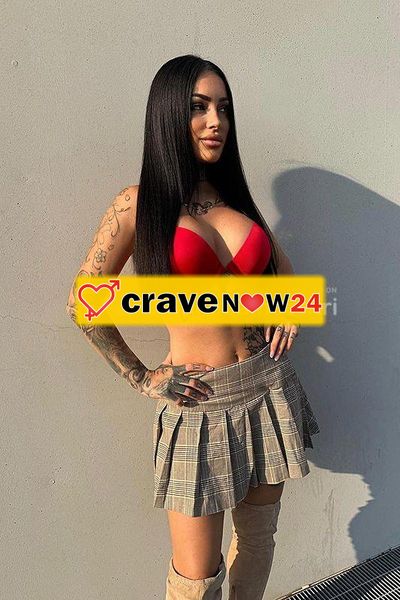 REALE È UNICA 18 enne ! Sono io in foto ! Mi faccio scopare bocca e lato A amo baciare ..oppure strapon MISTRESS adorazione . CHIAMAMI UN BACIO
