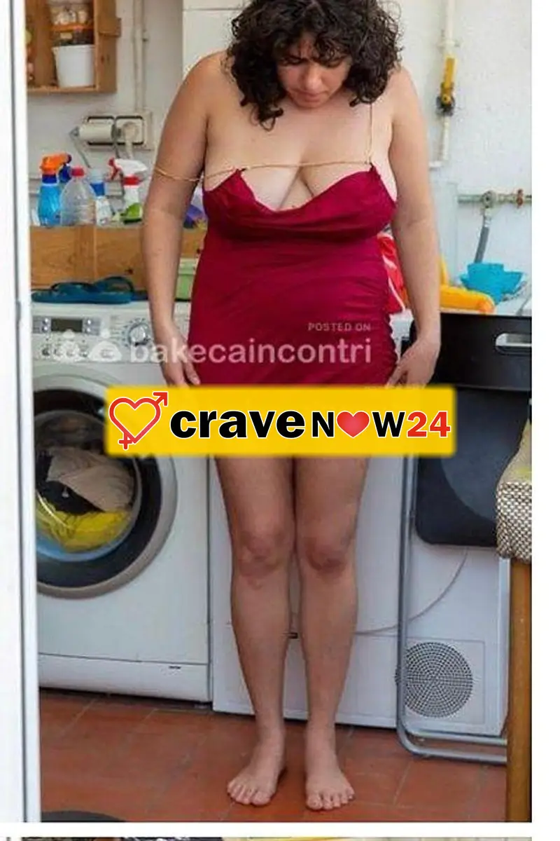 Ultimo giorno Nina signora casalinga ti bevo la pipì  il tuo bel culo bravissima a leccare il culo scopata senza