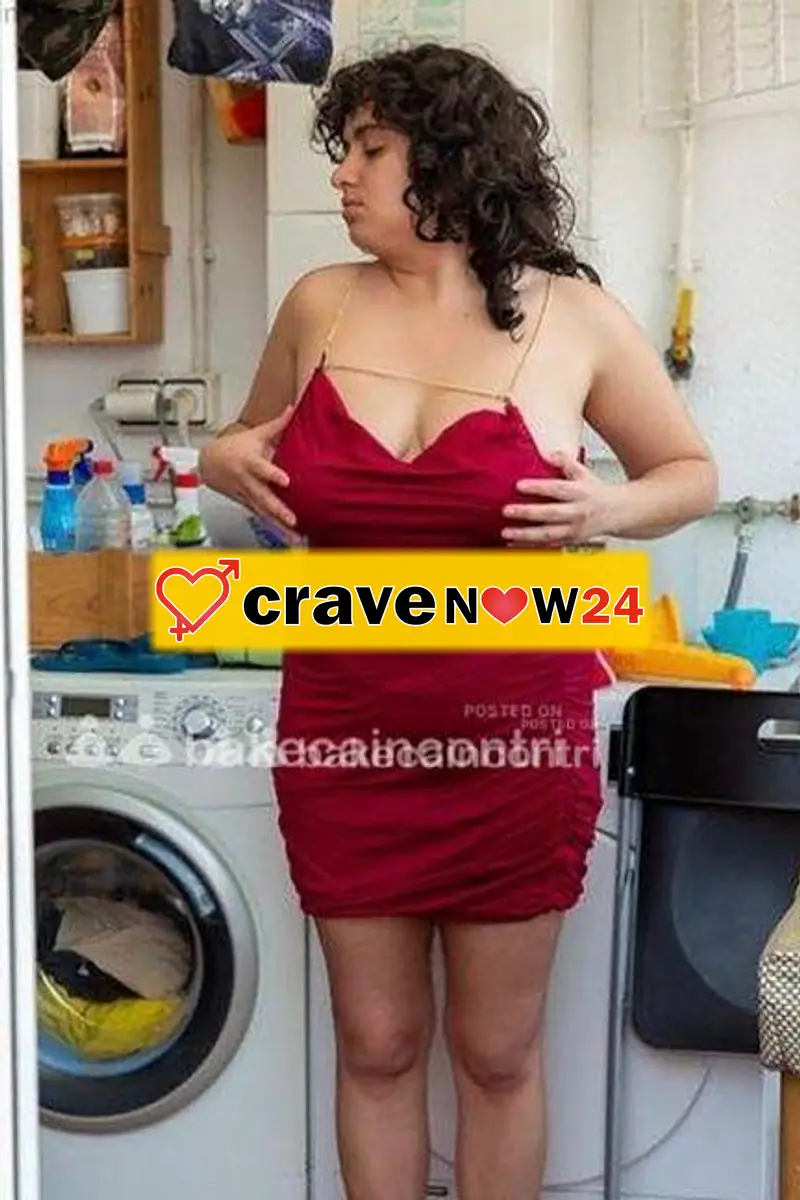 Ultimo giorno Nina signora casalinga ti bevo la pipì  il tuo bel culo bravissima a leccare il culo scopata senza