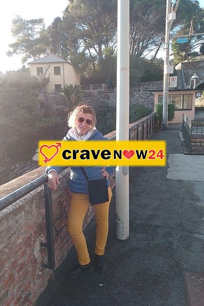 Ti propongo o un incontro in macchina oppure una chiamata o video chiamata erotica