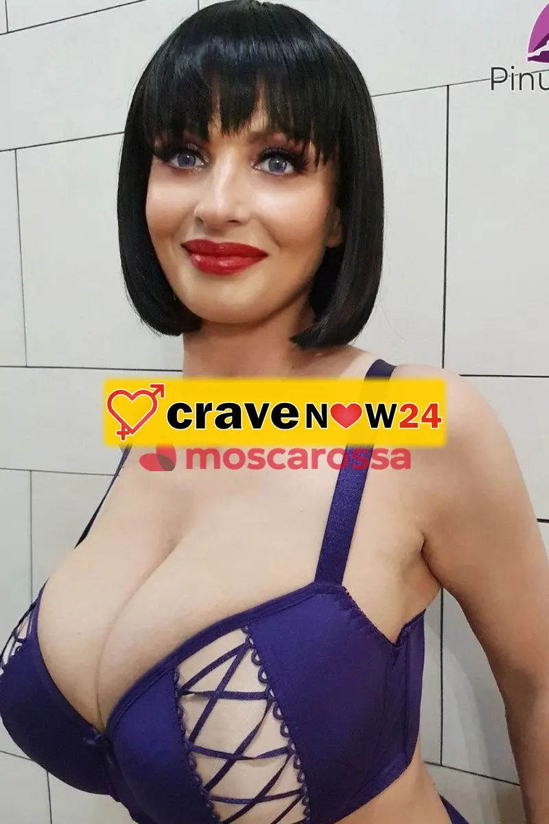 Lara casalinga