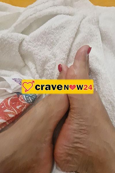 ÚLTIMO GIORNO AMBIENTE CLIMATIZZATO BELLISIMA DONNA SENSUALE TI ASPETTA FICHETTA PELOSA STRETTA E CALDA SAPORITA