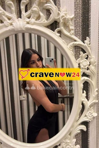 Giovane ragazza italiana vogliosa disponibile per videochiamate hot sexchat live e tanto altro…📲❤️💋🔥
