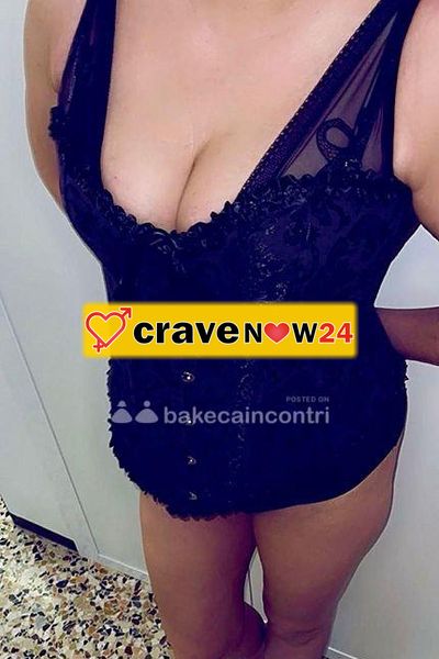 NEW APPARA ARIVATA VERA MAIALINA MOLTO DISPONIBILE UNA VERA PORCA DISPONIBILE PER GIOCHI DI RUOLO UMILIAZIONE PIOGIA DORATA STRAPON MISSTRES CHIAMA MI