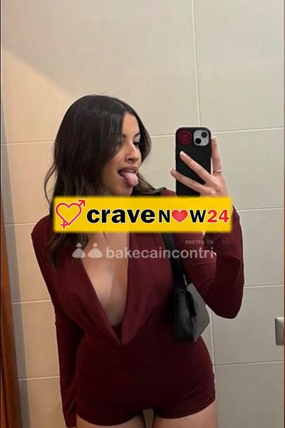 Giovane ragazza italiana vogliosa disponibile per videochiamate hot sexchat live e tanto altro…📲❤️💋🔥