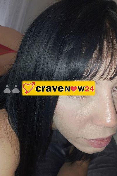 Una brasiliana appena arrivata in città, in stile fidanzata.